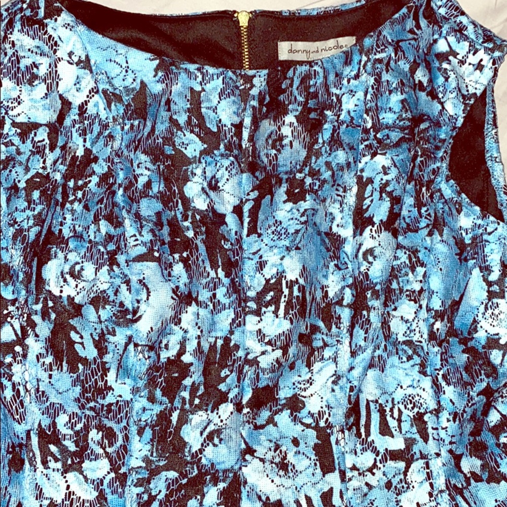 Sleeveless dress, Blue Lace over black.